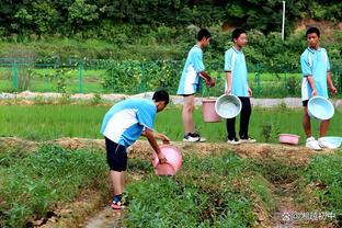 曼联闭门友谊赛0-3不敌伯恩利，马夏尔、范德贝克等首发